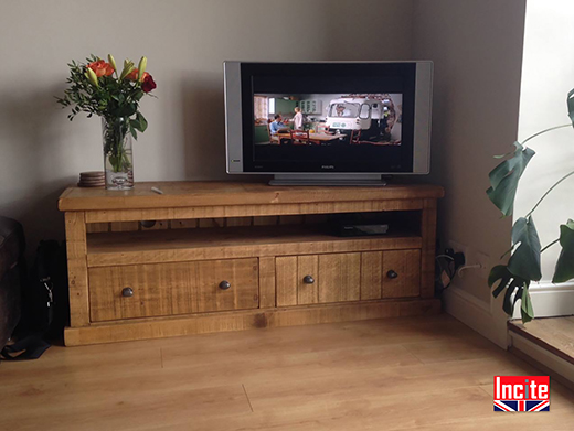 Plank Pine Solid Wooden TV Cabinet