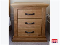 Classic Oak 3 Drawer Bedside Cabinet