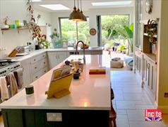 Bespoke Oak Painted Shaker Kitchens 