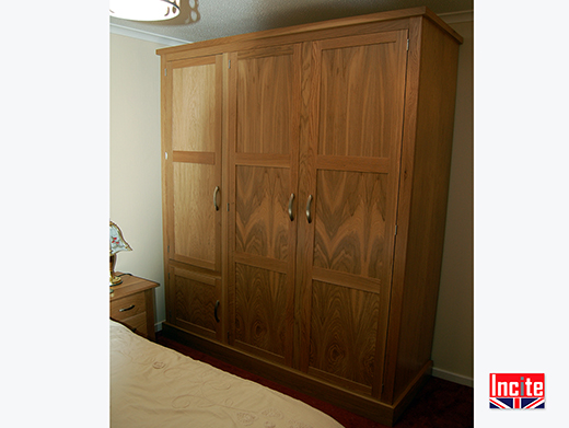 Oak 3 Door Wardrobe