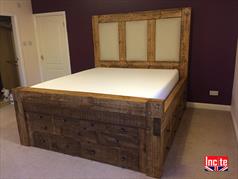 Rustic Plank Sleeper Drawer Bed