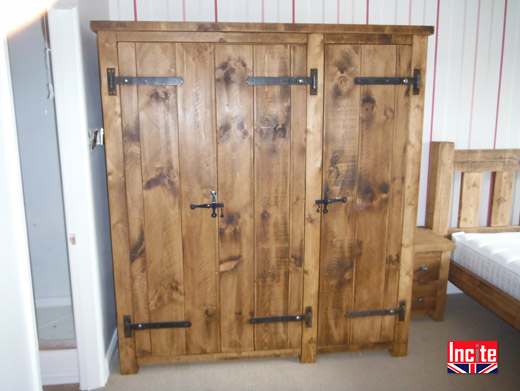 Chunky Pine Triple Door Wardrobe